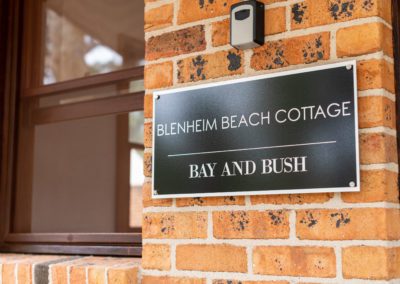 Bay and Bush Cottages: Blenheim Beach Cottage