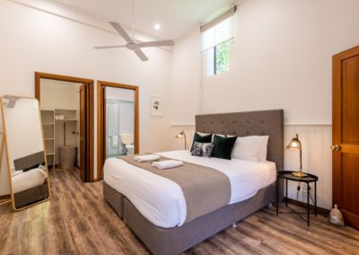 Bay and Bush Cottages: High Ceiling Accommodation in Jervis Bay
